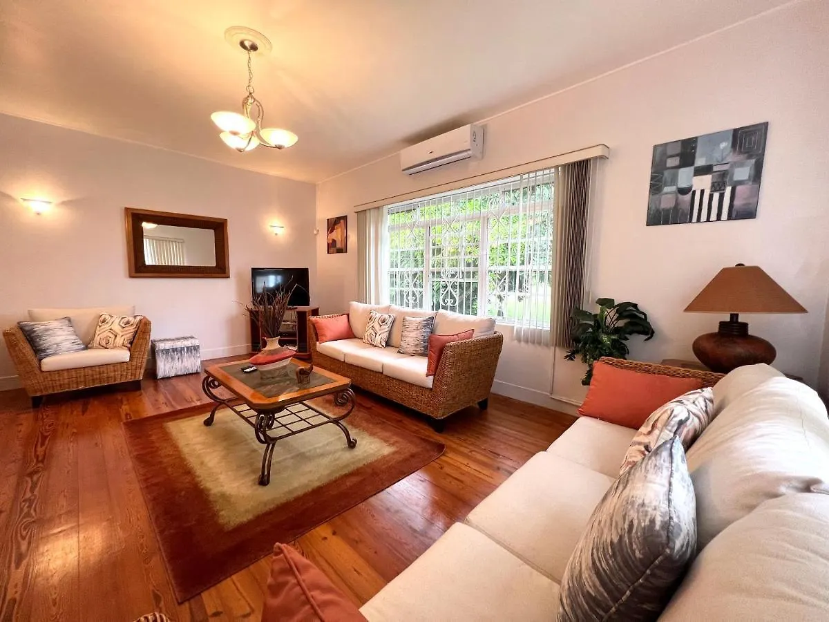 Seagaze Beach House Is Perfect For Family, A Few Steps To The Beach Saint James Vakantiehuis